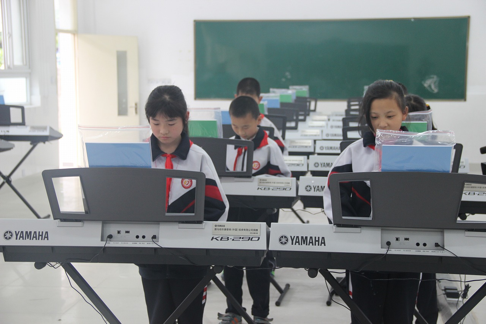 与音乐牵手 随幸福成长 人生就是博乐器爱心捐赠行动在苏州举办 